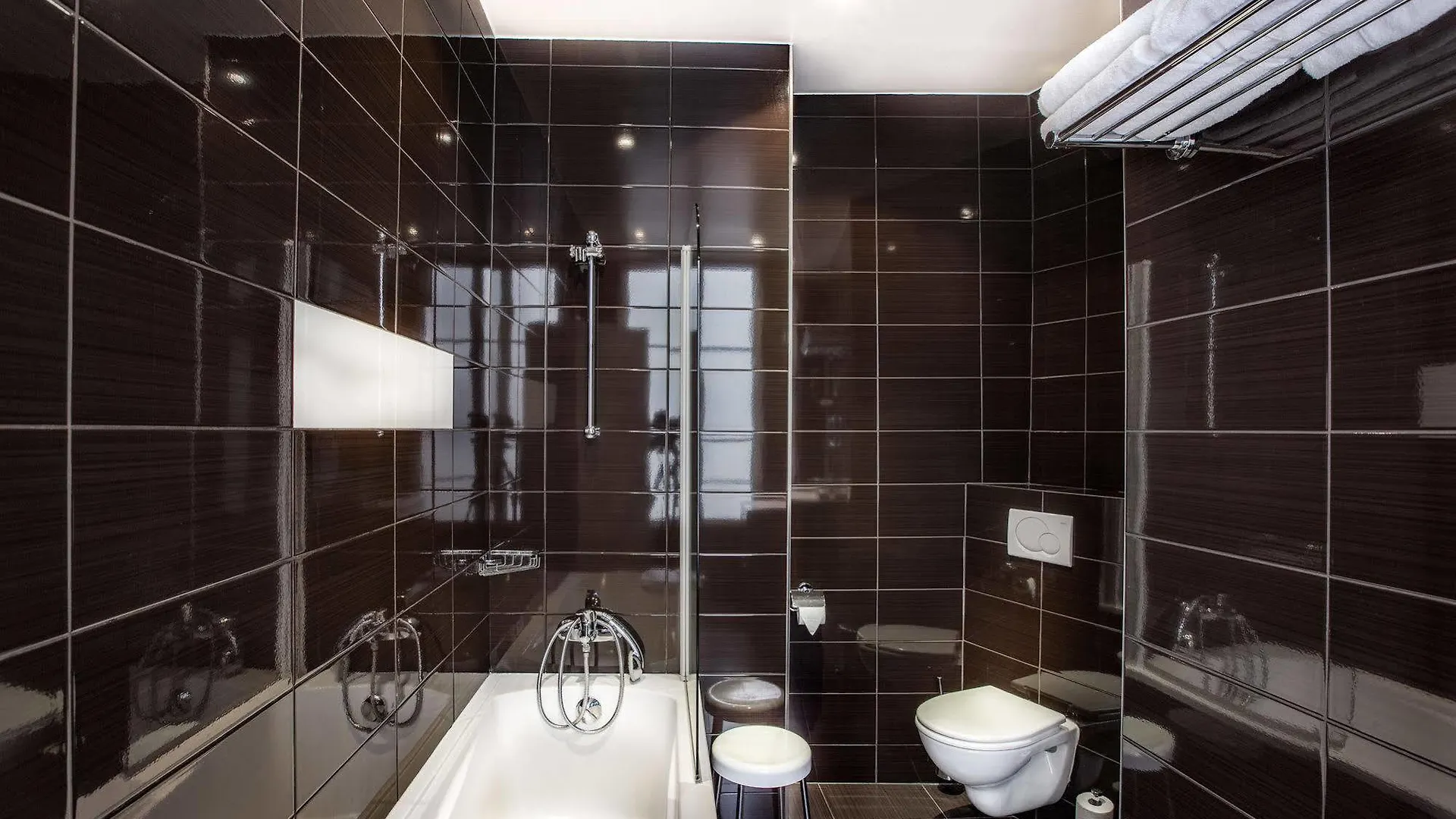 **  Hotel Prince Albert Louvre Paris Fransa